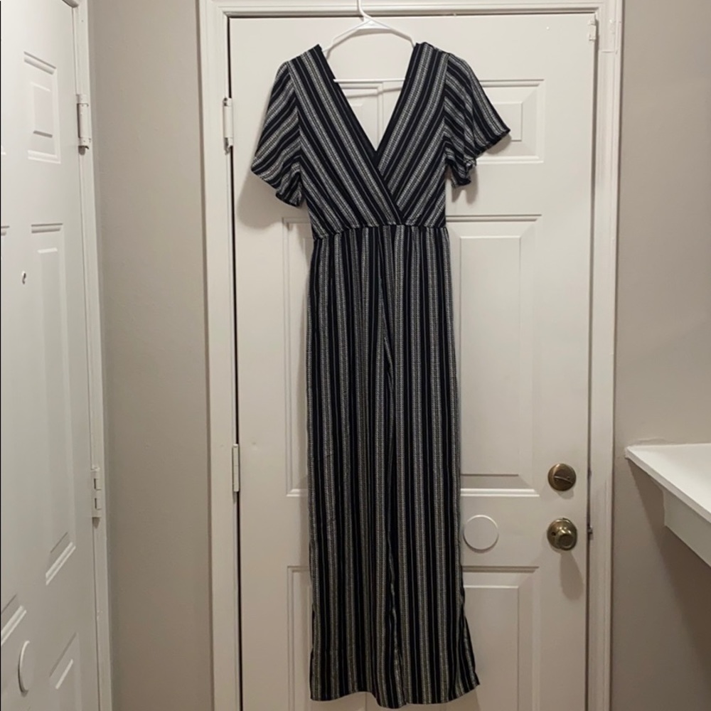 BLACK & WHITE ROMPER SIZE SMALL